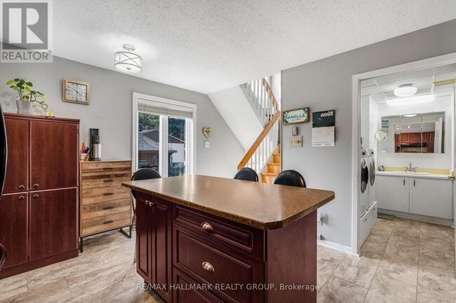 Building Photo - 1115 Cholette Crescent