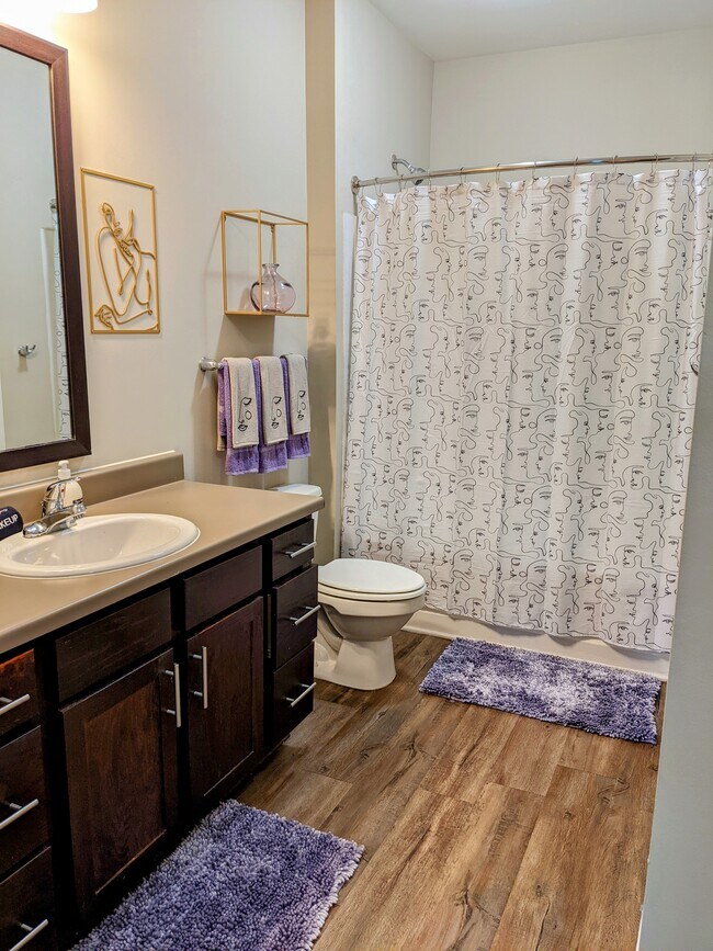 Building Photo - 5424 S Miami Blvd