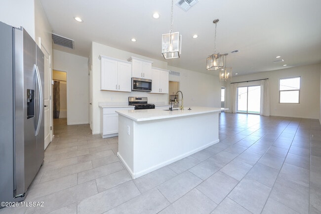 Building Photo - 7760 S Via Perfecta