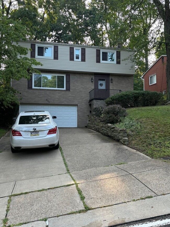 Building Photo - 237 Sleepy Hollow Rd