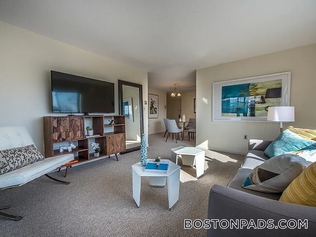 Foto del edificio - 385 Massachusetts Ave