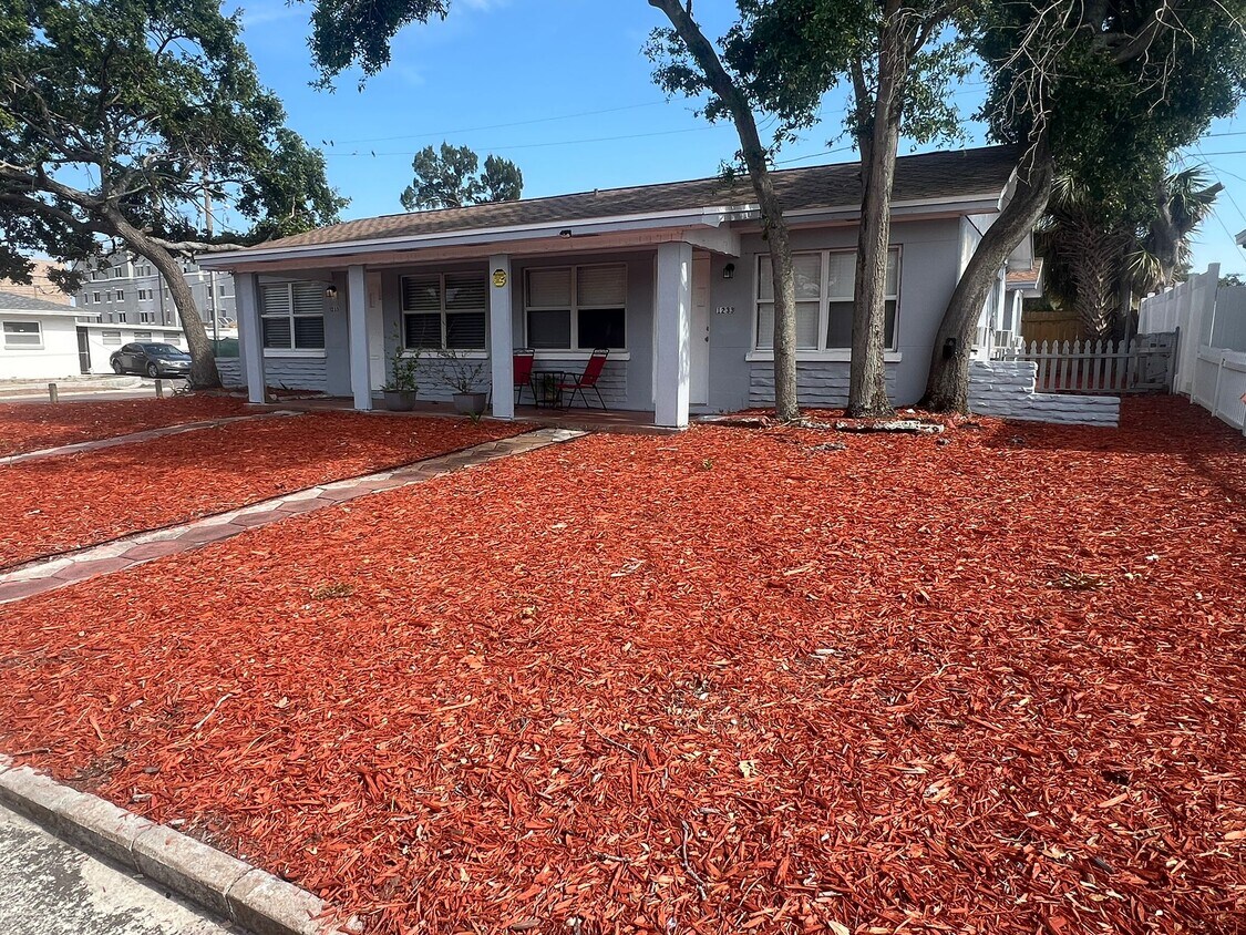 Foto principal - 1235 Grove St