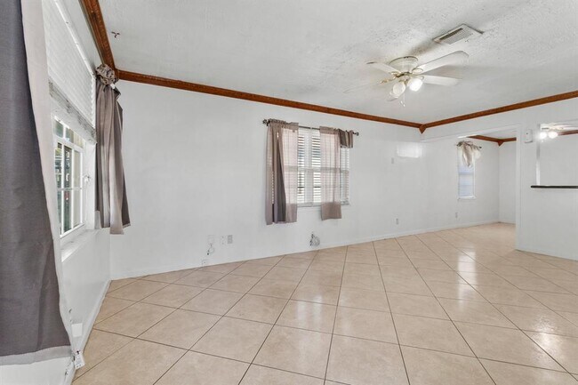 Foto del edificio - 9716 Edgeworth St