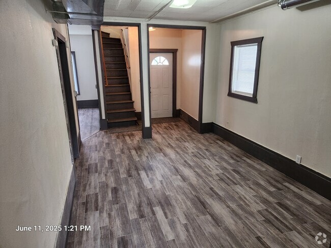 Dining Room - 1111 University Ave