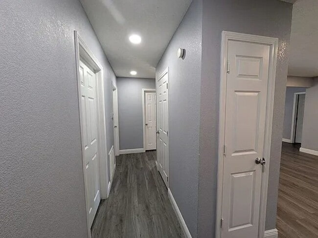Building Photo - Raven beautiful home