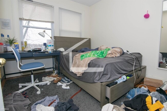 Foto del edificio - 6 br, 3 bath House - 28 Wadsworth St