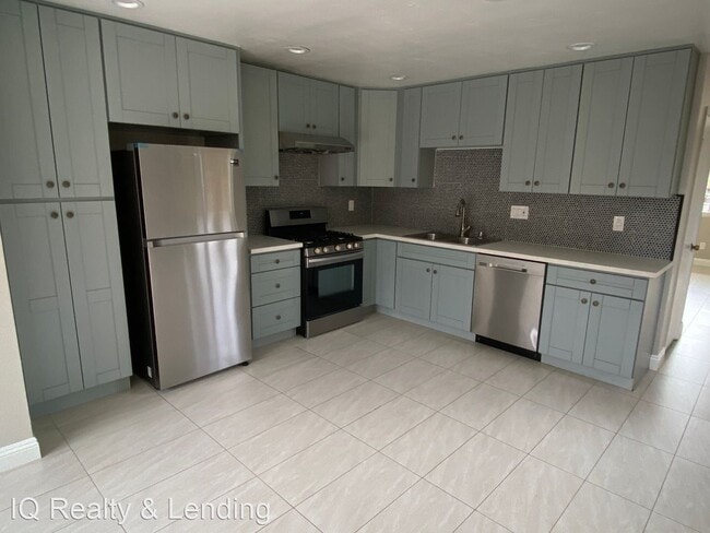 Building Photo - 2 br, 1.5 bath House - 33 Madison Ave Unit A