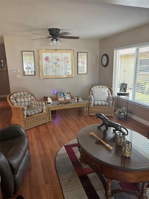 Foto del edificio - 10531 Meadow Hill Dr