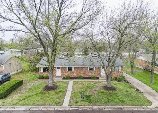 Foto del edificio - 3405 Balboa Ln