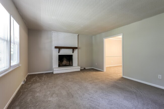 Building Photo - Great 3 Bedroom Simpsonville, SC Home!