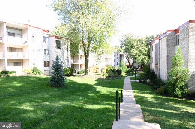Foto del edificio - 14424 Parkvale Rd