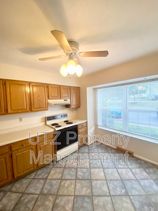Building Photo - 468 Palmer Terr