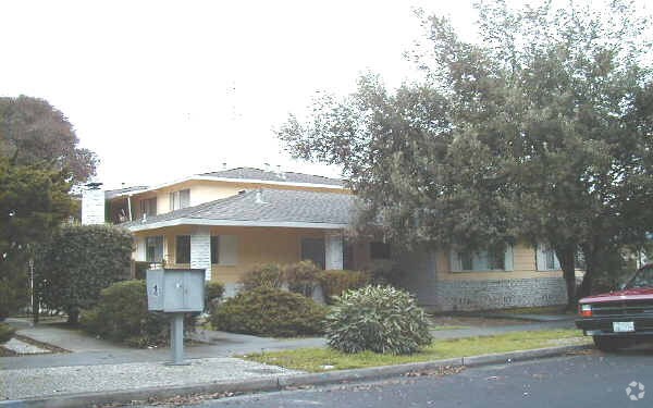 Building Photo - 443 Auburn Way