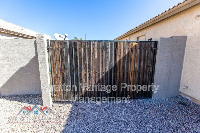 Foto del edificio - 22352 E Vía Del Palo