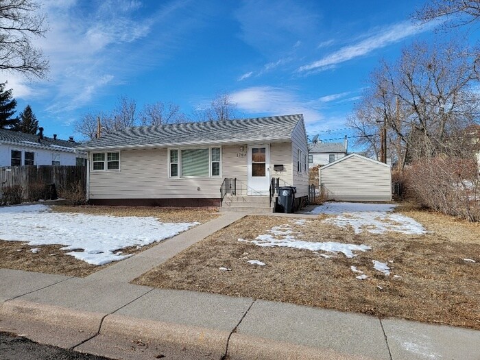 Primary Photo - 1708 Walnut Dr