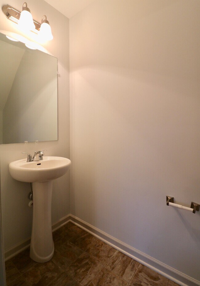 Building Photo - 110 Aaron Pl