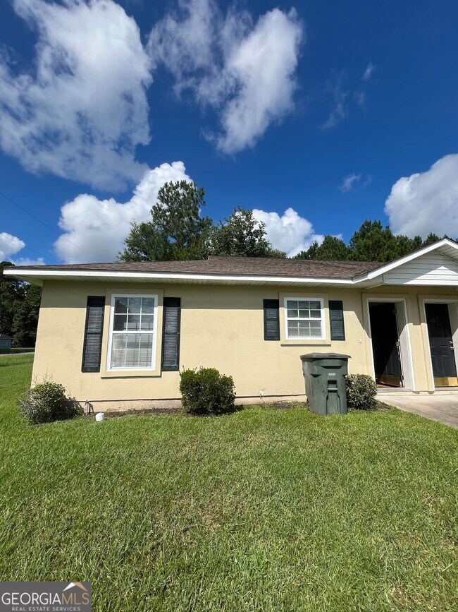 Building Photo - 414 Lawnwood Ct