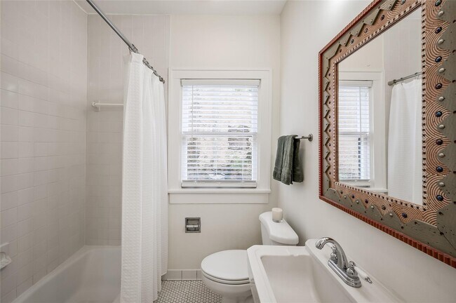 Foto del edificio - 1737 Albans Rd