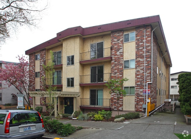 Building Photo - Goss Apartments