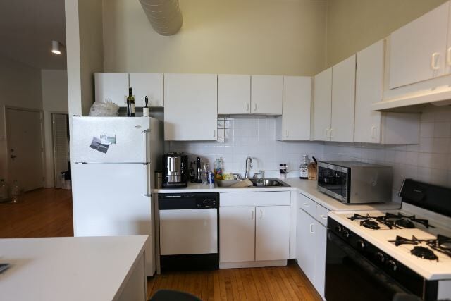 Building Photo - 3017 N Lincoln Ave
