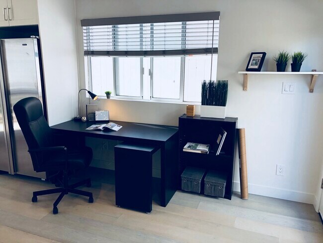 Foto del edificio - 2768 Stoner Ave