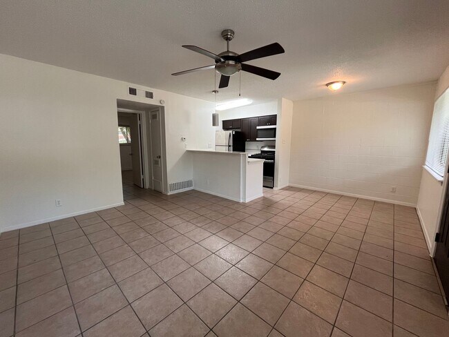 Foto del edificio - 1bed/1bath Condo in Travis Heights