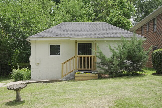 Foto del edificio - 407 Green Springs Ave S