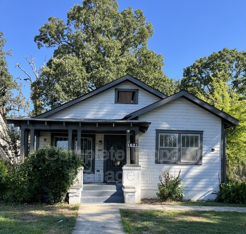 Primary Photo - 1621 Woodland Ave SW