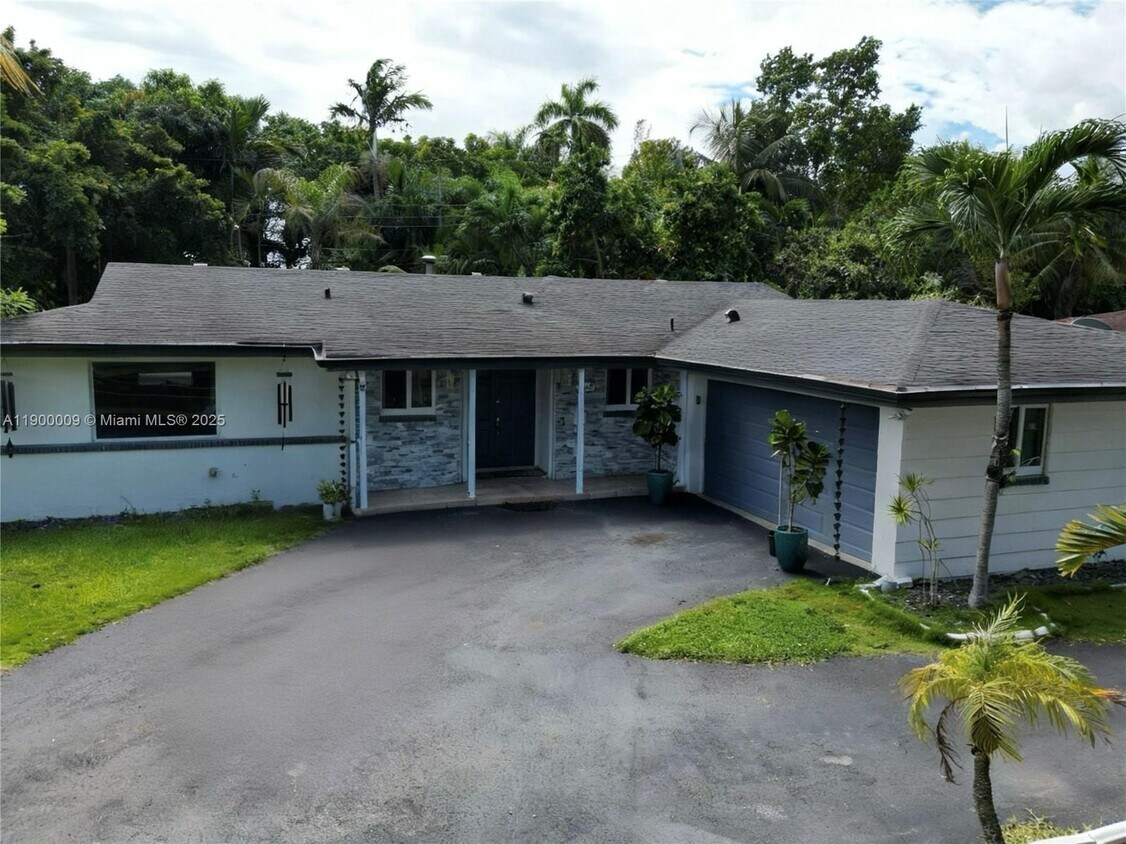 Foto principal - 10220 SW 160th St