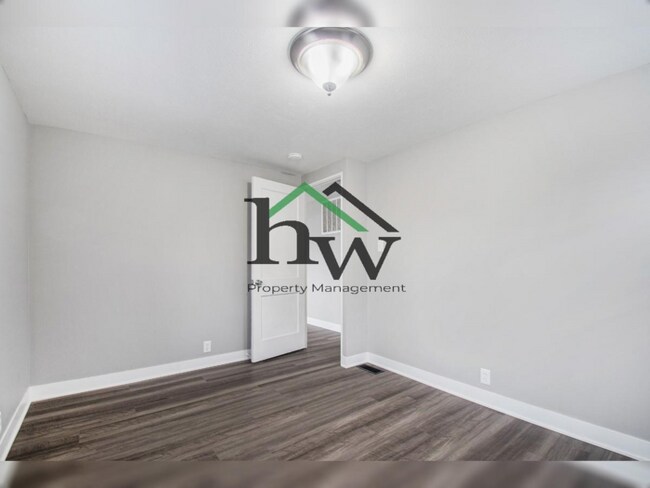 Foto del edificio - Newly Renovated South Side Bungalow