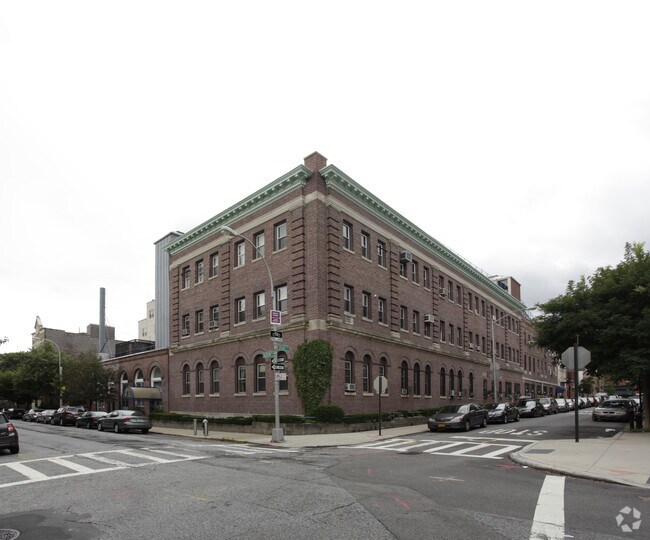 Building Photo - 120 Boerum Pl