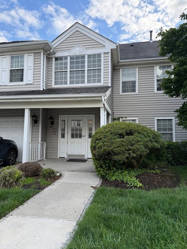 Building Photo - 709 Eagles Chase Dr