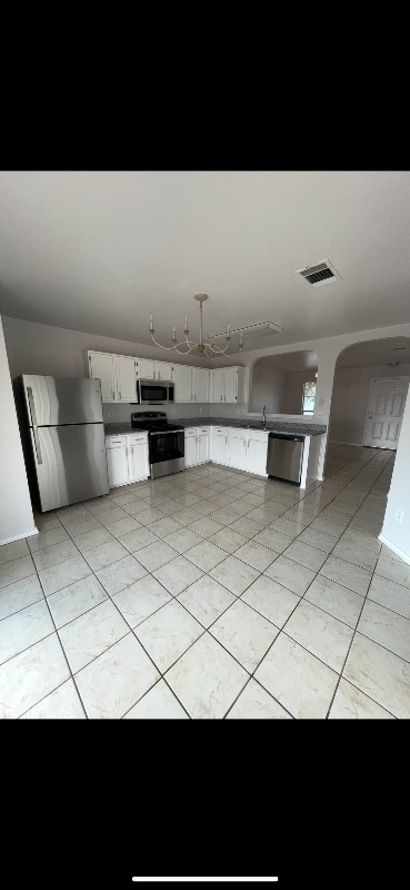 Building Photo - 406 Rustic Stable