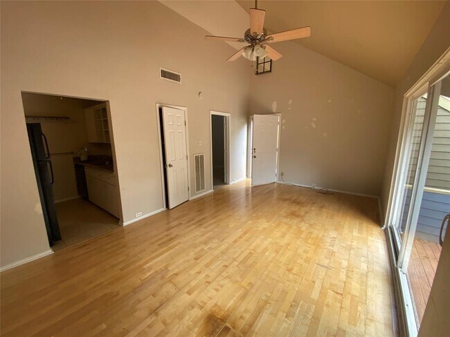 Building Photo - 406 Hawthorne St