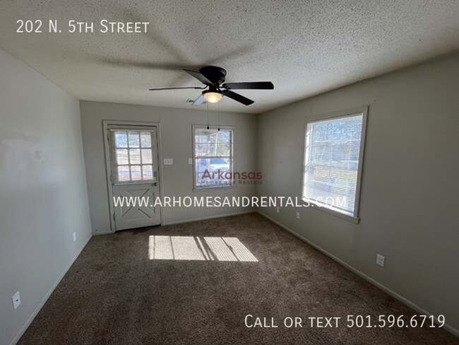 Foto del edificio - 202 N 5th St