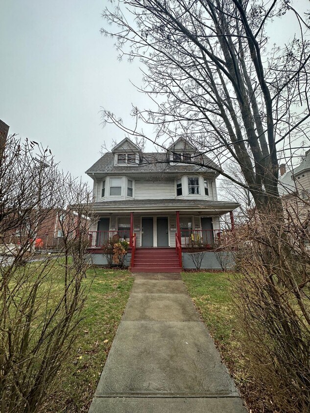 13721372 W 111th St, Cleveland, OH 44102 Townhome Rentals in