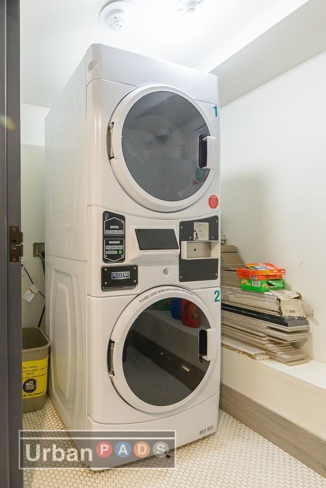 Foto del edificio - 1689 Sterling Pl