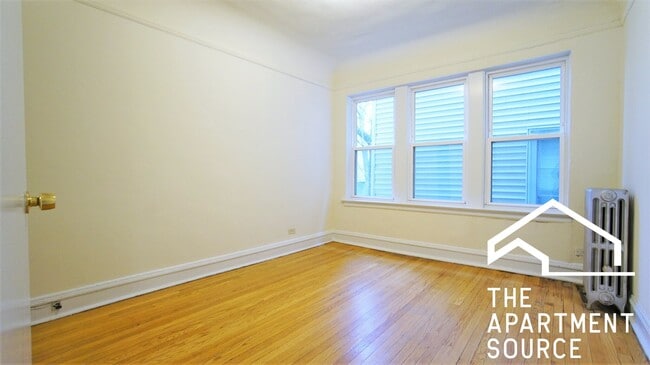 Building Photo - 2948 N Albany Ave