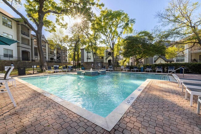 Building Photo - Thornbury at Chase Oaks