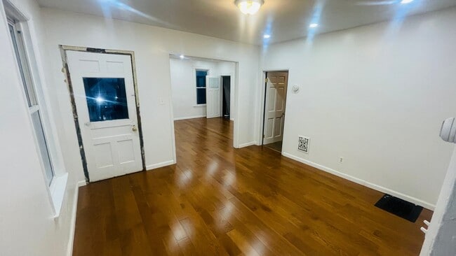 Building Photo - 1334 Blandina St
