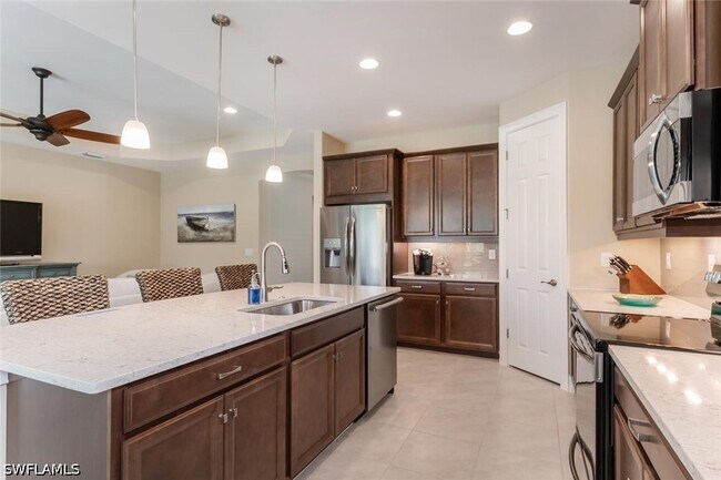 Building Photo - 14586 Tropical Dr