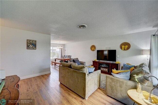 Building Photo - 431 SE 1st Ave