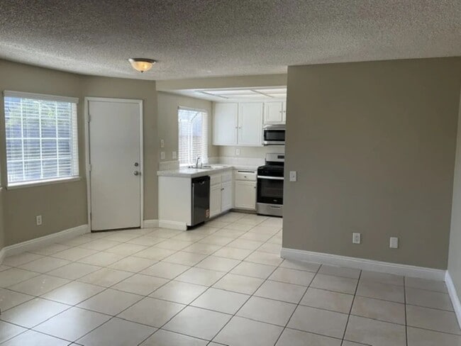 Building Photo - 10750 Spyglass Dr