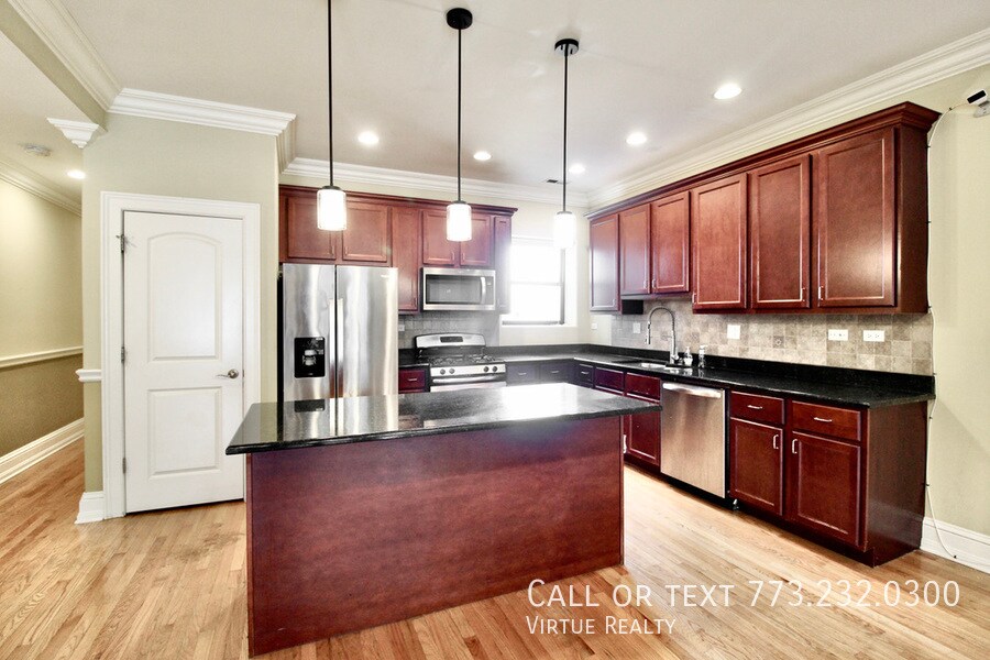 Foto principal - 5528 S Indiana Ave