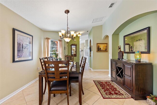 Building Photo - 384 Grand Canal Dr