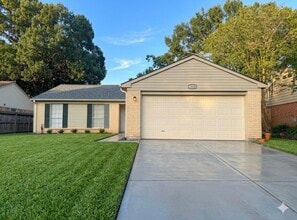 Building Photo - 1318 Sand Stone Dr