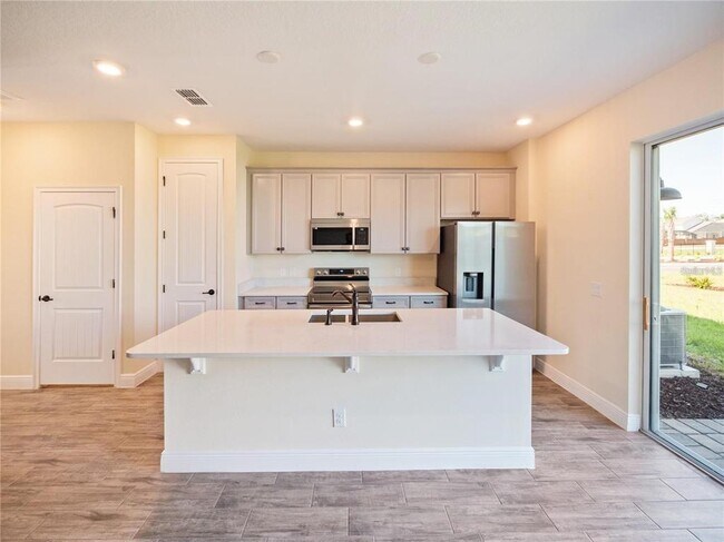 Building Photo - 2910 Castaway Ln