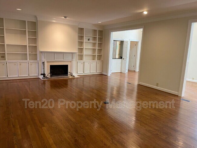 Foto del edificio - 1544 Glencoe Dr