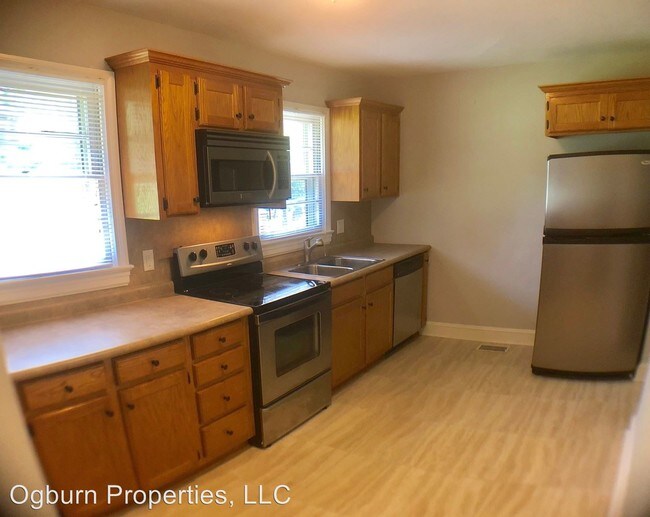 Building Photo - 3 br, 1 bath House - 2403 LYNDHURST AVENUE