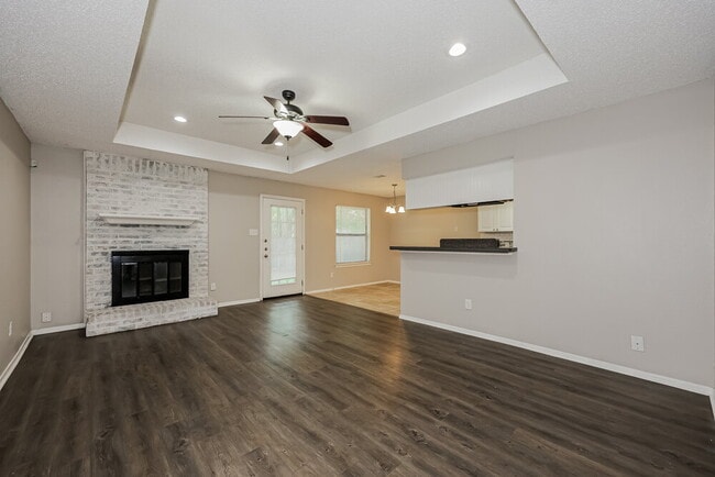 Foto del edificio - 8540 Whitney Dr